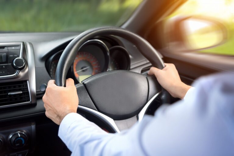 Berapa Kisaran Harga Rental Mobil Mewah di Bali?