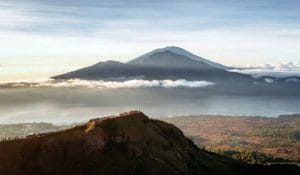 Road Trip ke Kintamani: Nikmati Pemandangan Gunung Batur dengan Sewa Mobil di Bali