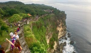 Explore Uluwatu Bali: Dari Pura Luhur hingga Sunset di Tebing