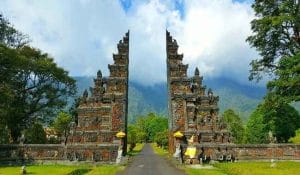 Handara Gate Bedugul, Wisata Ikonik Bali yang Wajib Masuk Bucket List Kamu