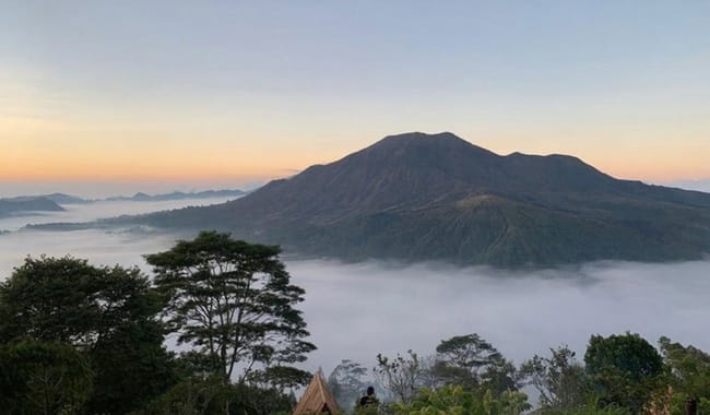 Sukawana Sunrise Spot: Temukan Keindahan Matahari Terbit dan Pemandangan Gunung