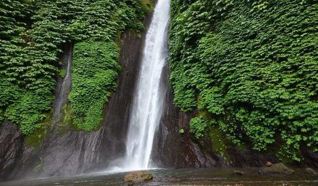 Air Terjun Munduk: Surga Tersembunyi di Bali Utara yang Menyegarkan Jiwa
