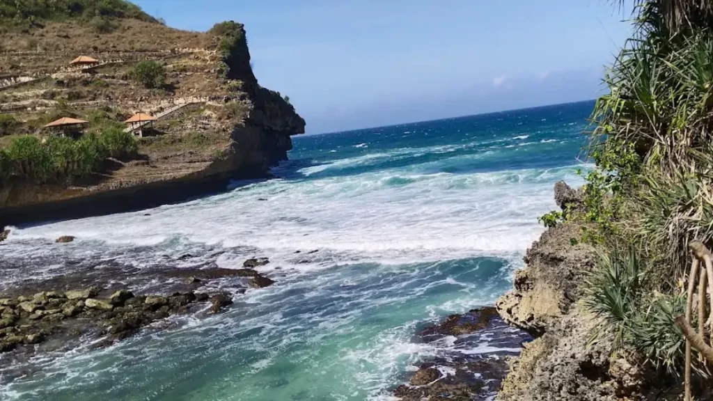 Pantai Klotok Klungkung, Destinasi yang Tawarkan Kesunyian