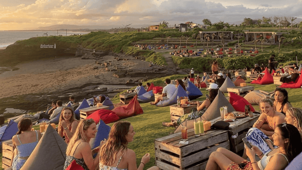 Pantai Kedungu, Surga Tersembunyi dengan Panorama Sunset Terindah di Tabanan
