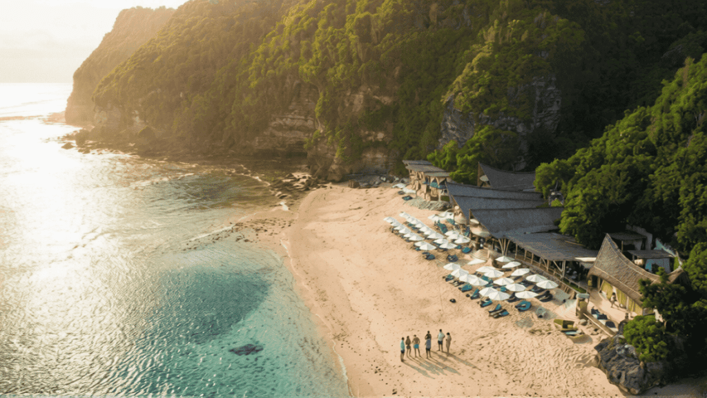 Sundays Beach Club: Surga Pantai Tersembunyi di Ujung Selatan Bali yang Wajib Dikunjungi