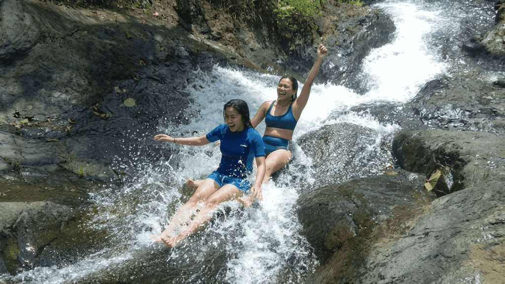 Water Slide Lemukih: Perosotan Alami Terseru di Bali Utara