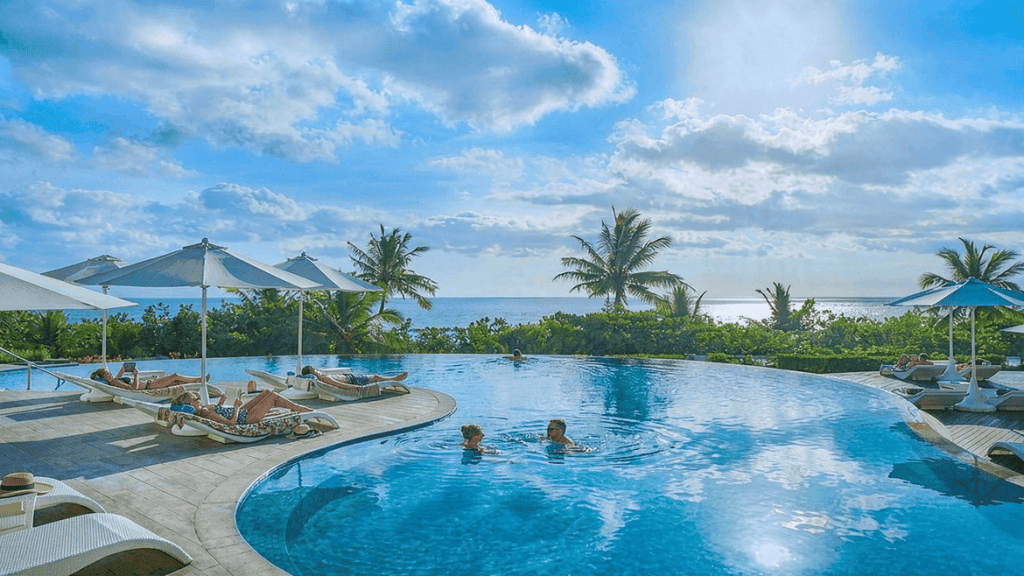 Sheraton Bali Kuta Resort: Surga Tepi Pantai Kuta yang Bikin Betah Menginap