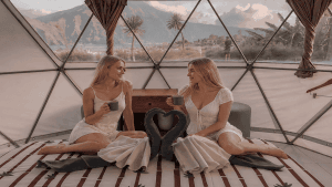 Igloo Glamping 