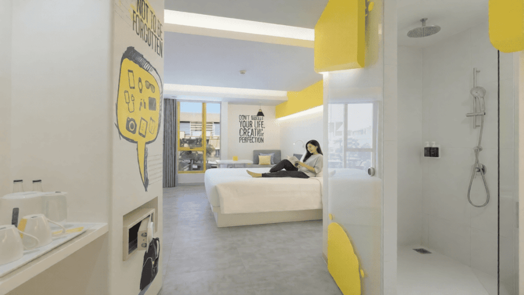 YELLO Hotel Kuta Beachwalk Bali: Hunian Kekinian di Kuta