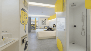 YELLO Hotel Kuta Beachwalk Bali: Hunian Kekinian di Kuta